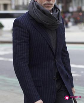 男生围围巾的各种方法