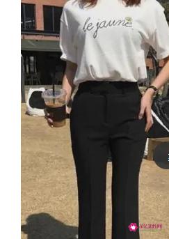 肤色偏黄应该穿什么颜色的衣服比较好