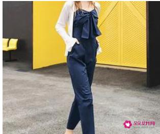 吊带连体裤搭配