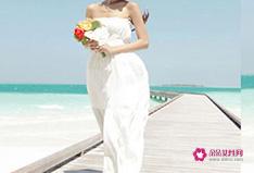 抹胸裙怎么搭配好看