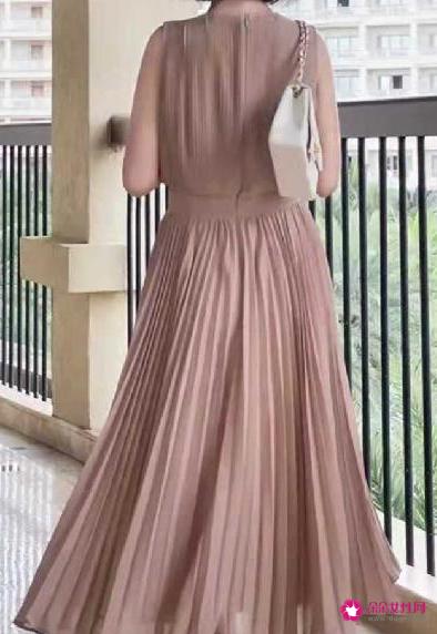 连衣裙搭配指南