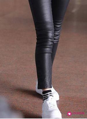 板鞋的时尚穿搭