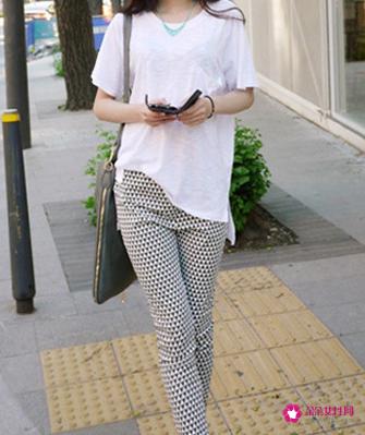 街拍紧身裤凹凸搭配技巧塑造完美腿型