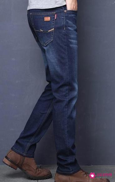 高帮鞋如何搭配裤子