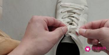 鞋带的系法图解花样