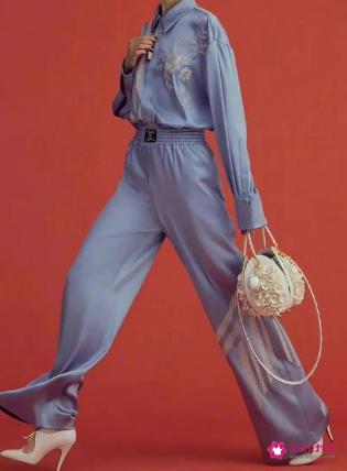 奢华晚礼服模特走秀