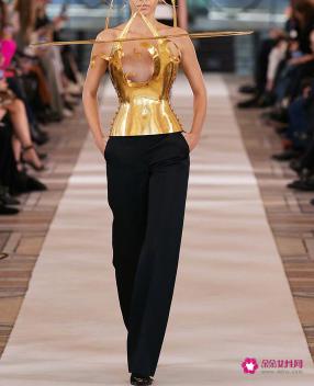 奢华晚礼服模特走秀