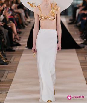 奢华晚礼服模特走秀