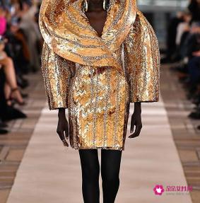 奢华晚礼服模特走秀