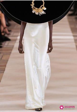 奢华晚礼服模特走秀