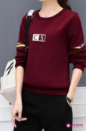 女人穿休闲装减龄技巧