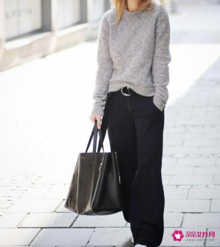 初秋季节镂空针织衫让你不美都不行