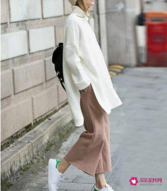 初秋季节镂空针织衫让你不美都不行