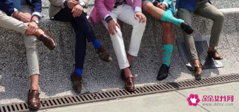 休闲西装可以搭什么鞋