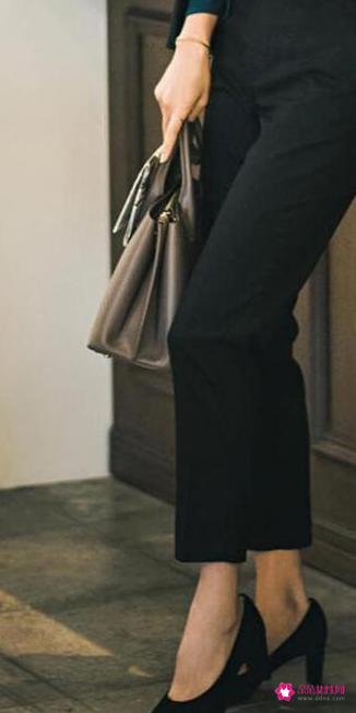 休闲西装可以搭什么鞋