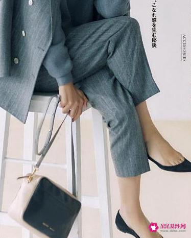 休闲西装可以搭什么鞋