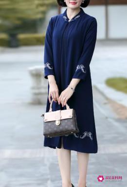 50岁的女人适合穿什么衣服