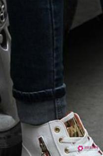 松糕凉鞋怎么搭配衣服