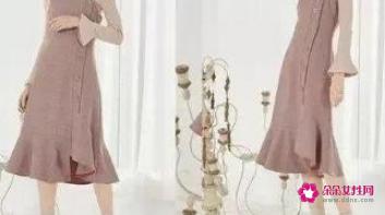 小香风背心裙怎么搭配内搭