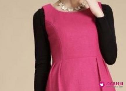 小香风背心裙怎么搭配内搭