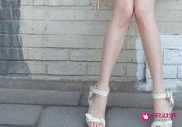 校裙怎么搭配鞋子