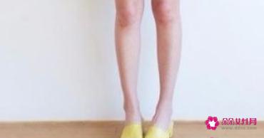 校裙怎么搭配鞋子