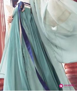 两片式齐胸襦裙穿法