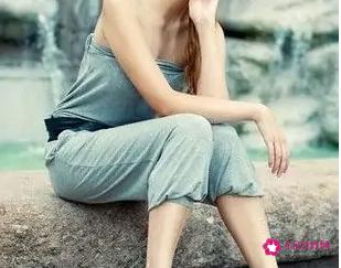 抹胸连体裤怎么搭配