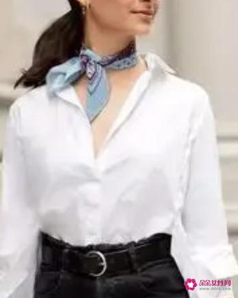 丝巾怎么搭配好看
