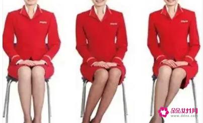 穿裙子的坐姿礼仪图片