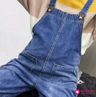 穿背带裤有什么搭配