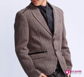 黑色衬衫如何搭配