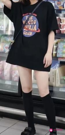 今年女生流行穿什么衣服