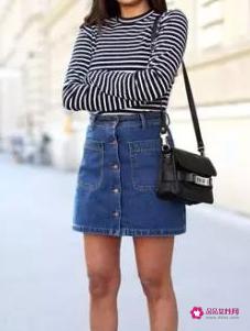 牛仔短裙怎么搭配好看