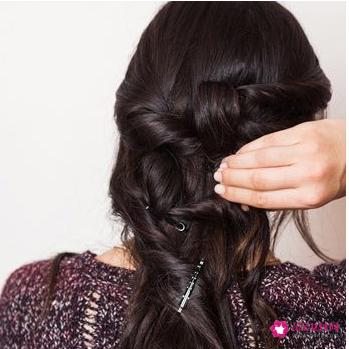 怎么盘头发最简单而且还好看