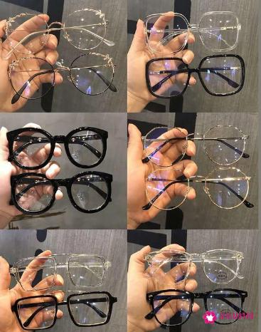 女孩戴什么颜色的眼镜框好看