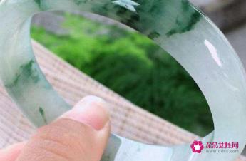 翡翠的种水分为8个等级