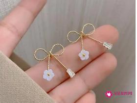 流行的耳环款式图片