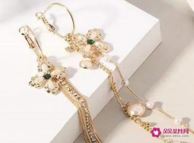 流行的耳环款式图片