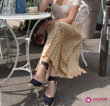 今年流行的鞋子女鞋中跟鞋