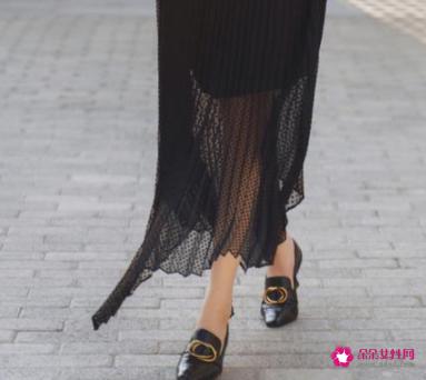 今年流行的鞋子女鞋中跟鞋