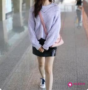 镂空毛衣里面配什么内搭图片