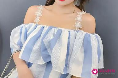 露肩连衣裙长裙吊带的穿搭