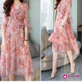 长款碎花连衣裙怎么搭配