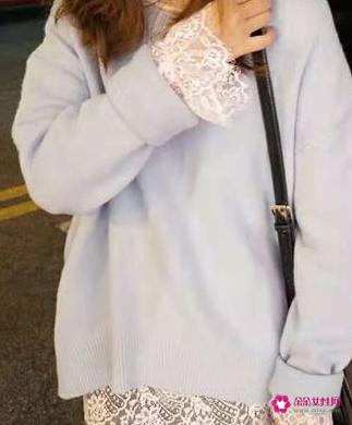 蕾丝镂空打底衫怎么搭配