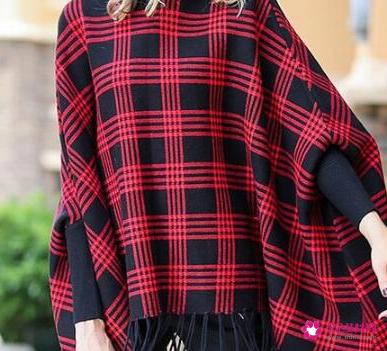 蕾丝镂空打底衫怎么搭配