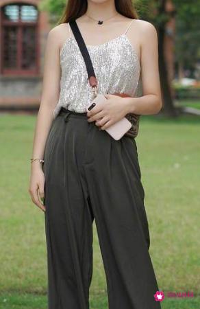 吊带裤怎么搭配图片