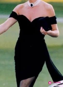 露肩上衣适合的场合