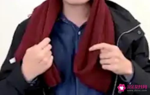 男士围围巾的各种方法