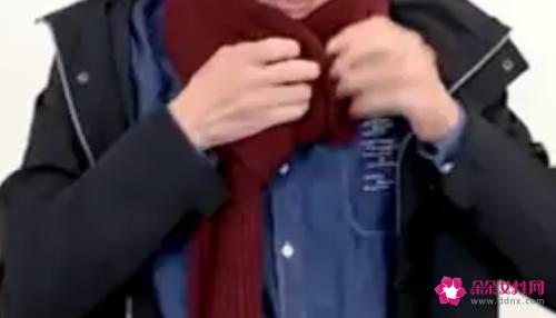 男士围围巾的各种方法